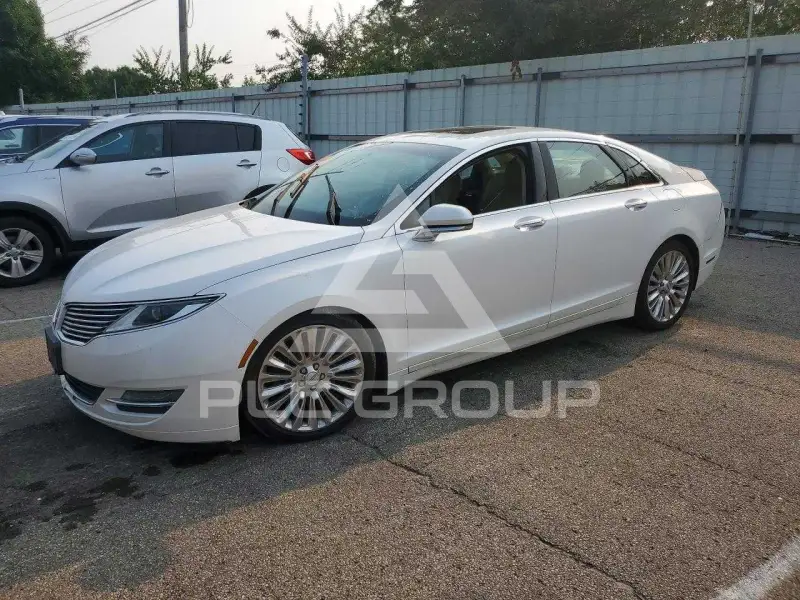 2013 Lincoln MKZ photo