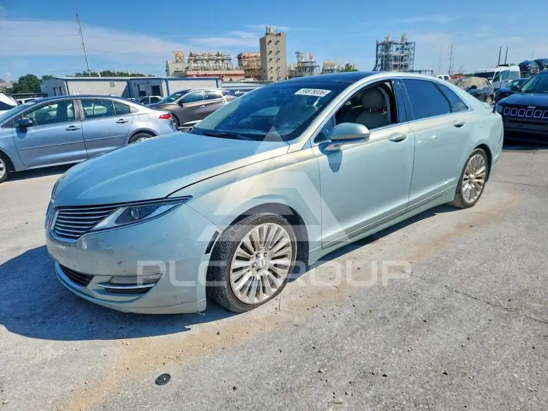 2013 Lincoln MKZ photo
