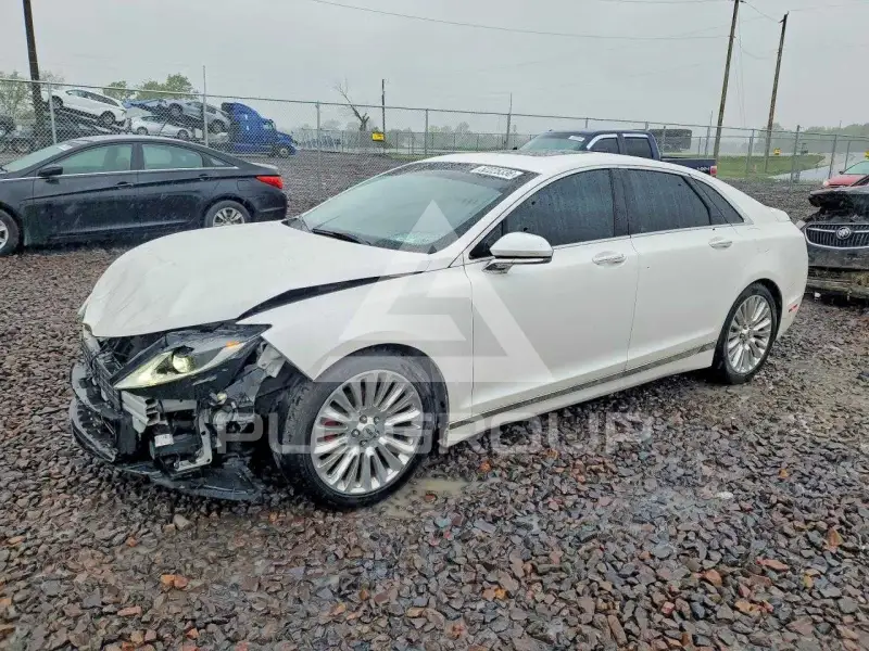 2013 Lincoln MKZ photo
