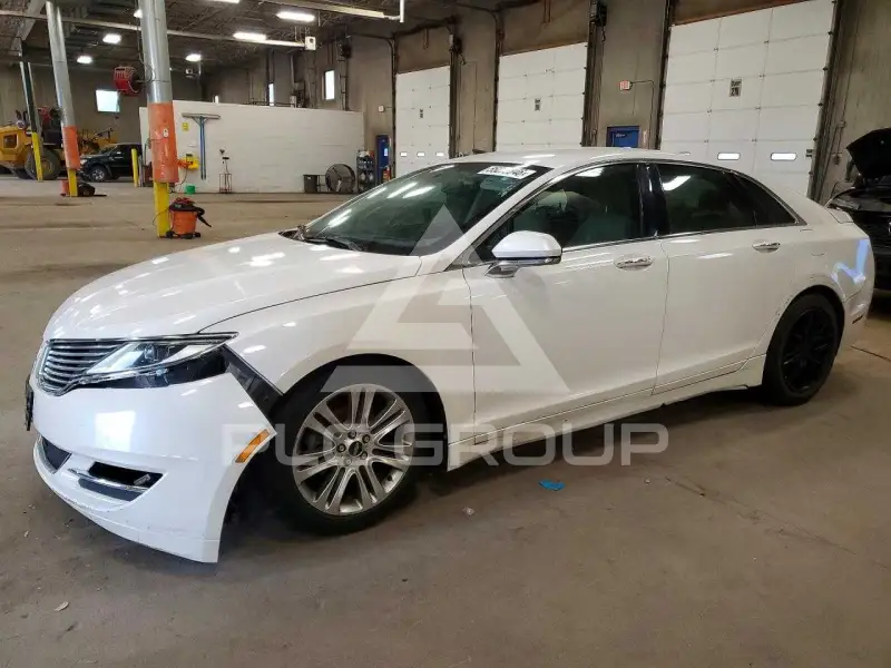 2013 Lincoln MKZ photo