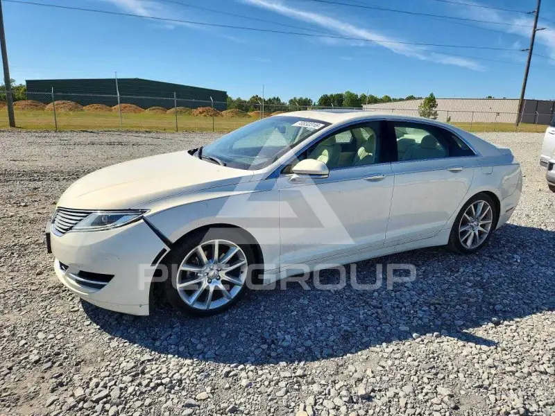 2013 Lincoln MKZ photo