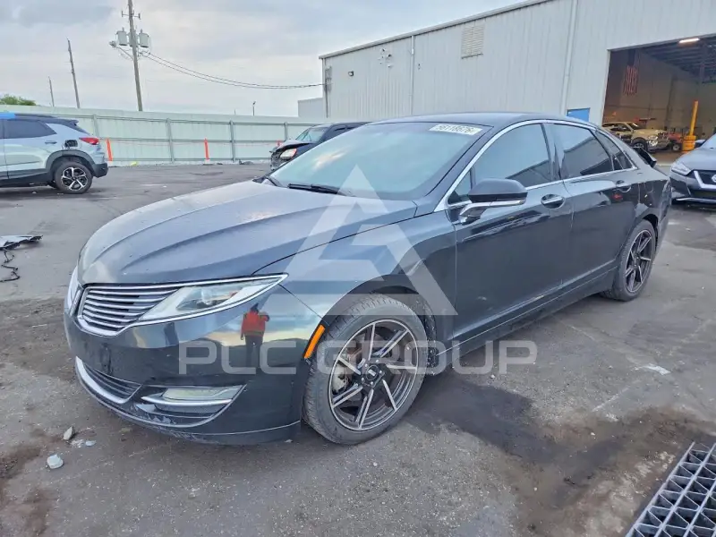 2013 Lincoln MKZ photo