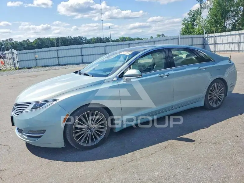2013 Lincoln MKZ photo