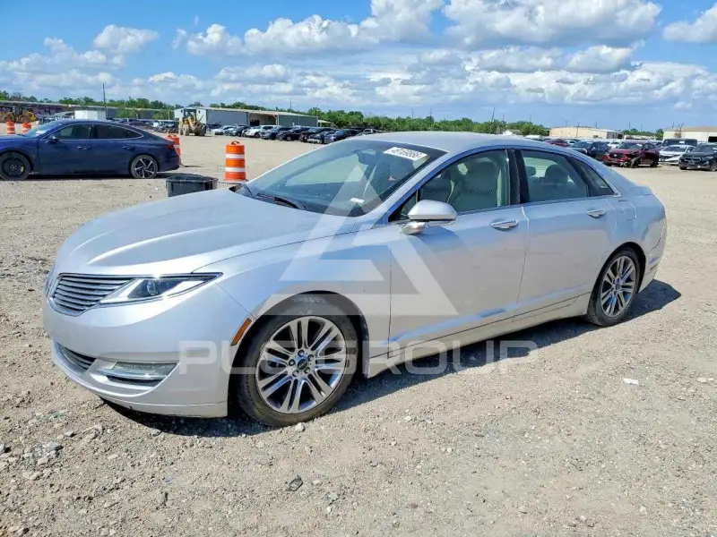 2013 Lincoln MKZ photo