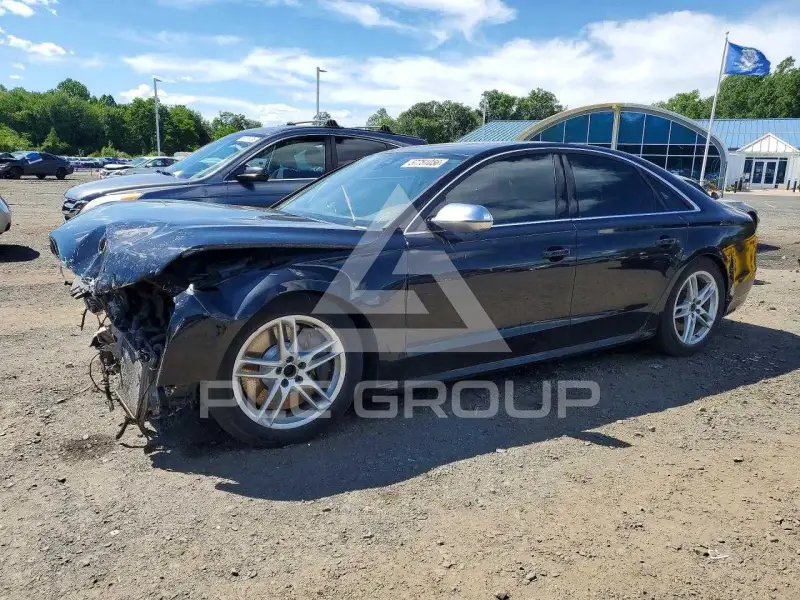 2013 Audi S8 фото