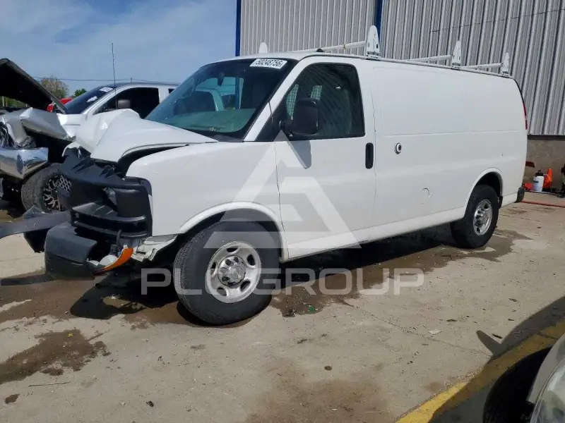 2013 Chevrolet Express photo
