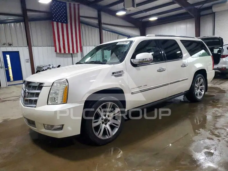 2013 Cadillac ESCALADE photo