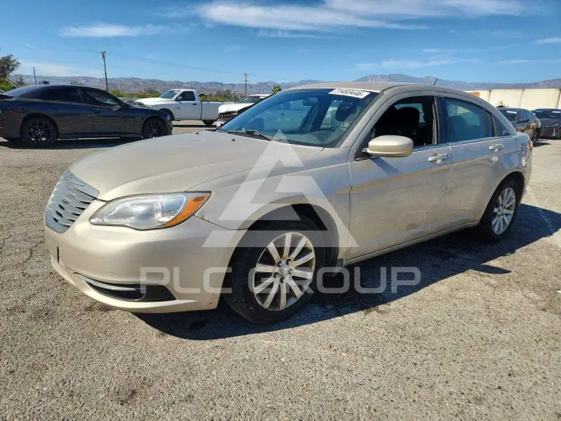 2013 Chrysler 200 фото