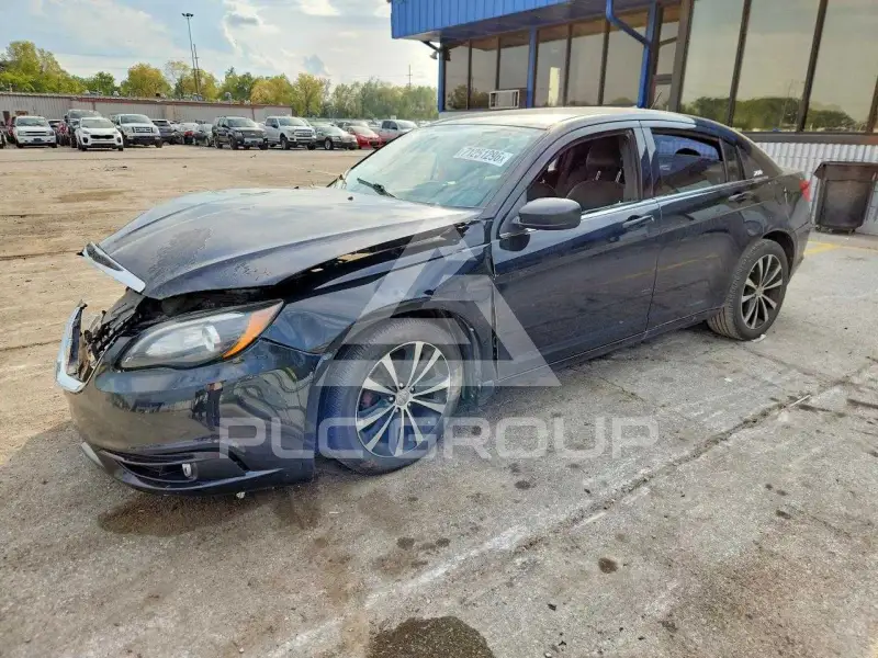 2013 Chrysler 200 фото