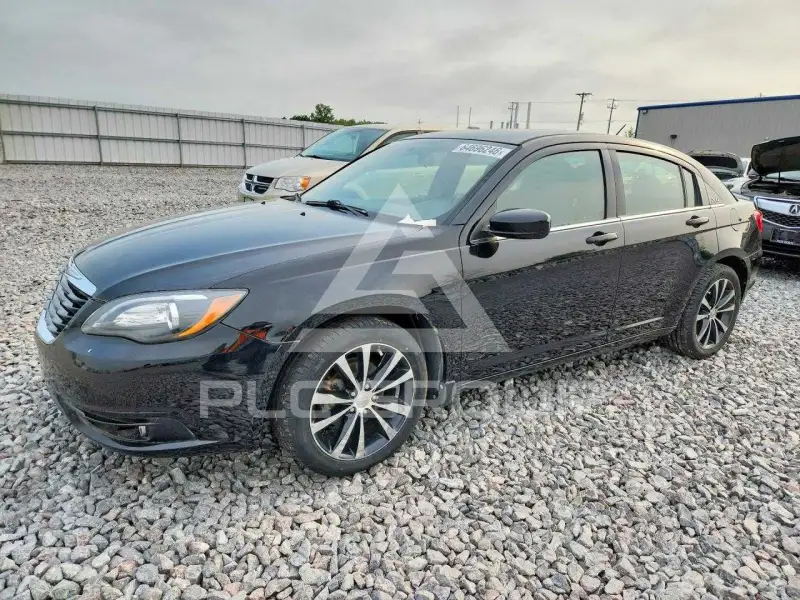 2013 Chrysler 200 photo