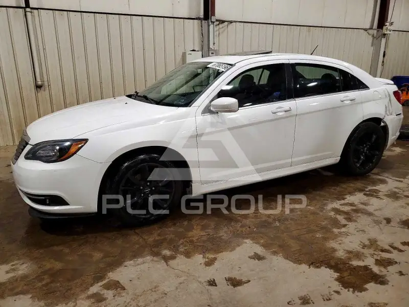 2013 Chrysler 200 фото