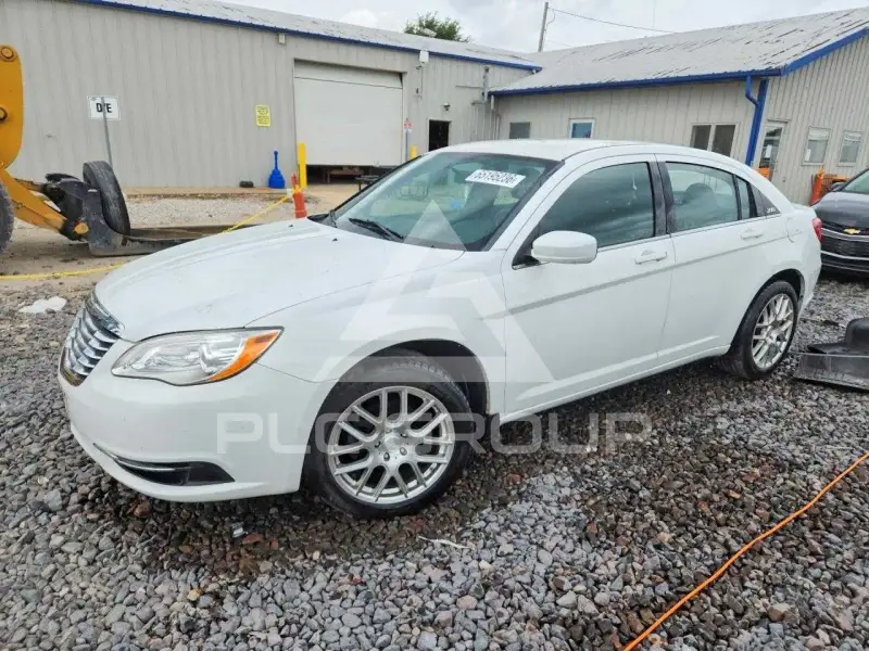 2013 Chrysler 200 фото