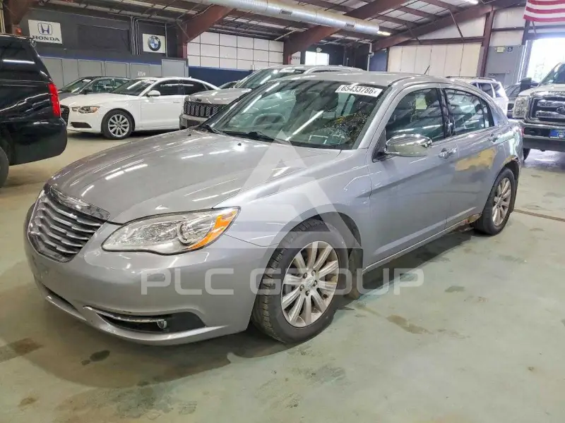 2013 Chrysler 200 фото