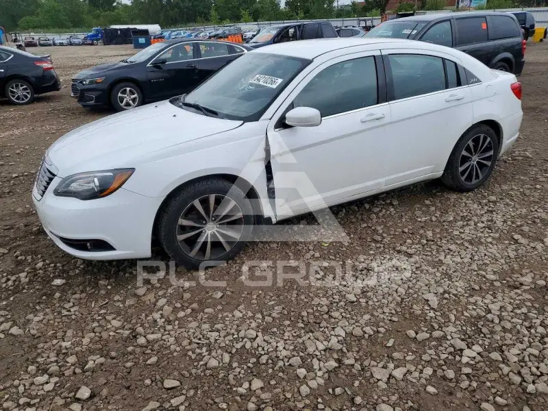 2013 Chrysler 200 photo