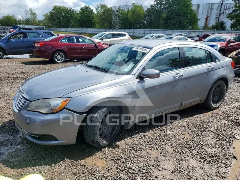 2013 Chrysler 200 photo
