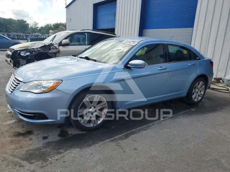 2013 Chrysler 200 фото