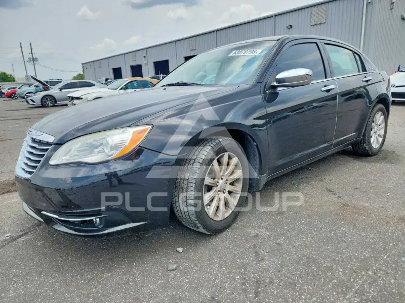 2013 Chrysler 200 photo