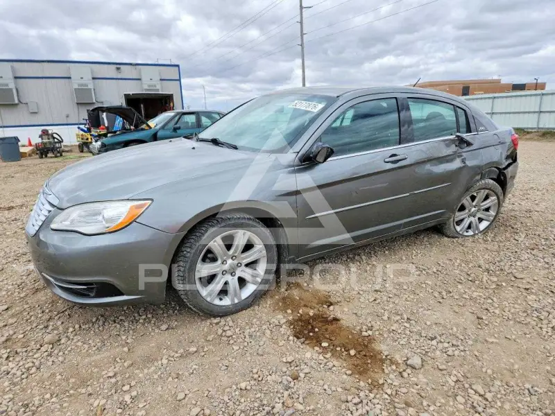 2013 Chrysler 200 фото