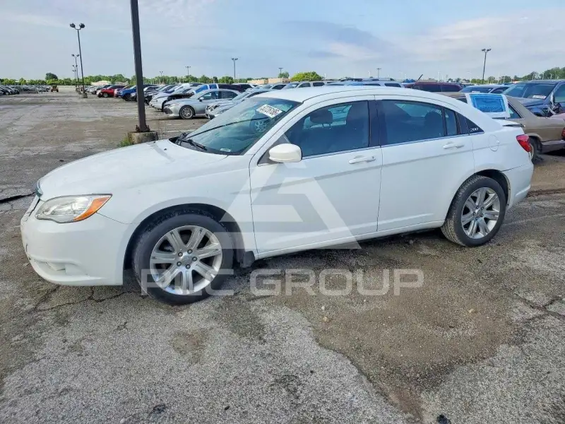 2013 Chrysler 200 фото