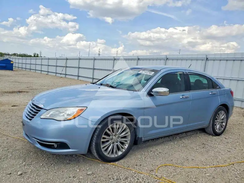 2013 Chrysler 200 фото