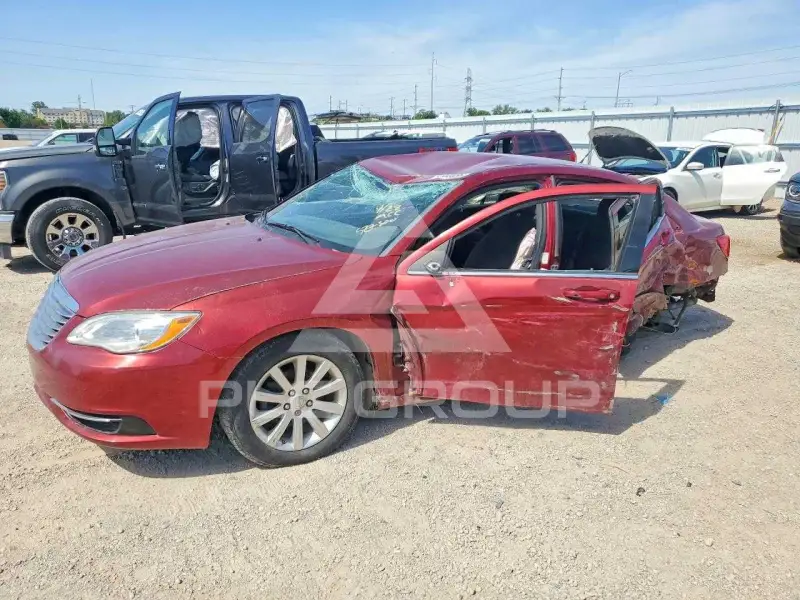 2013 Chrysler 200 photo