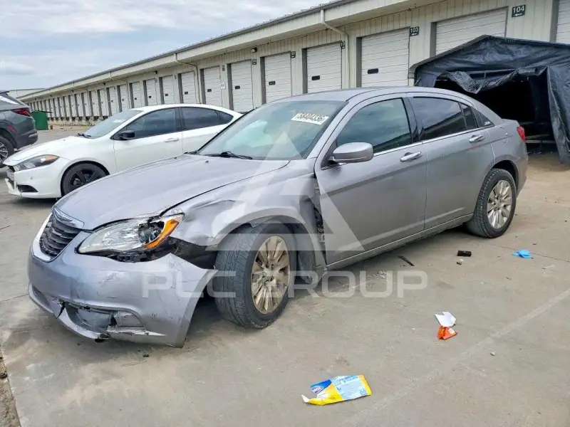 2013 Chrysler 200 photo
