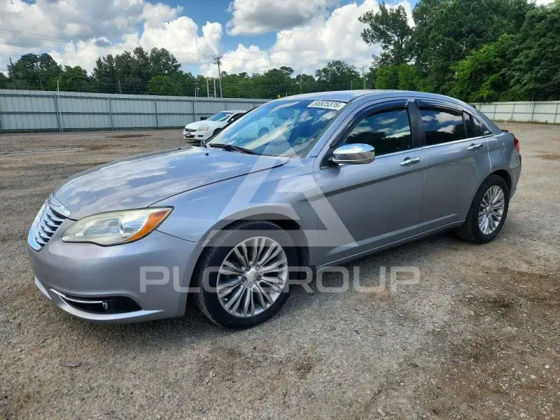 2013 Chrysler 200 фото