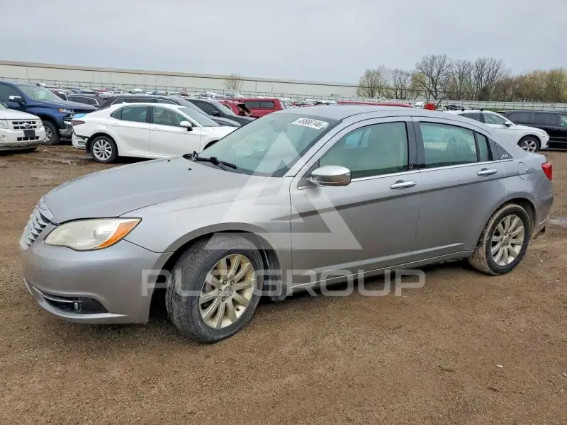 2013 Chrysler 200 фото