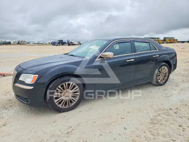 2013 Chrysler 300 фото