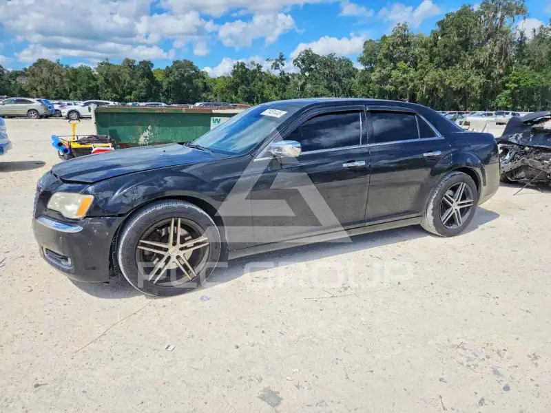 2013 Chrysler 300 photo