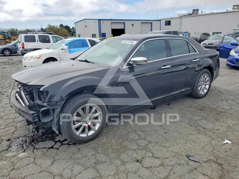 2013 Chrysler 300 фото