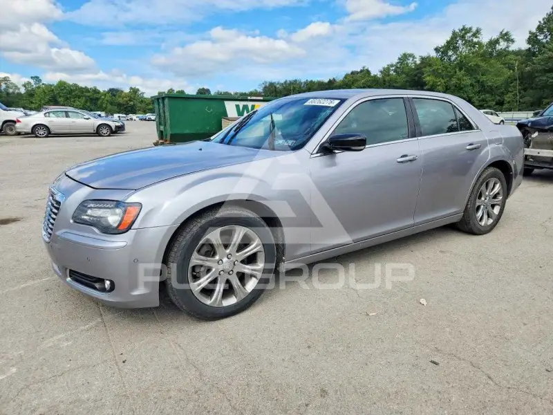 2013 Chrysler 300 фото