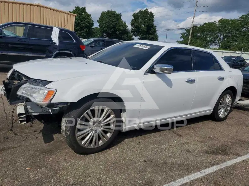 2013 Chrysler 300 фото