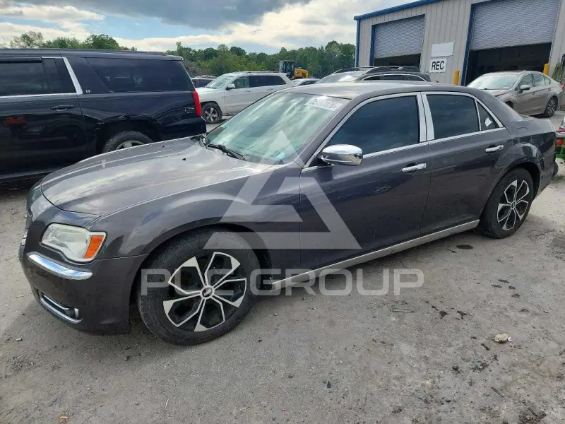 2013 Chrysler 300 фото