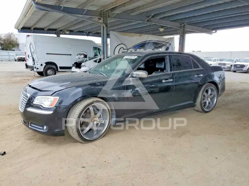 2013 Chrysler 300 фото