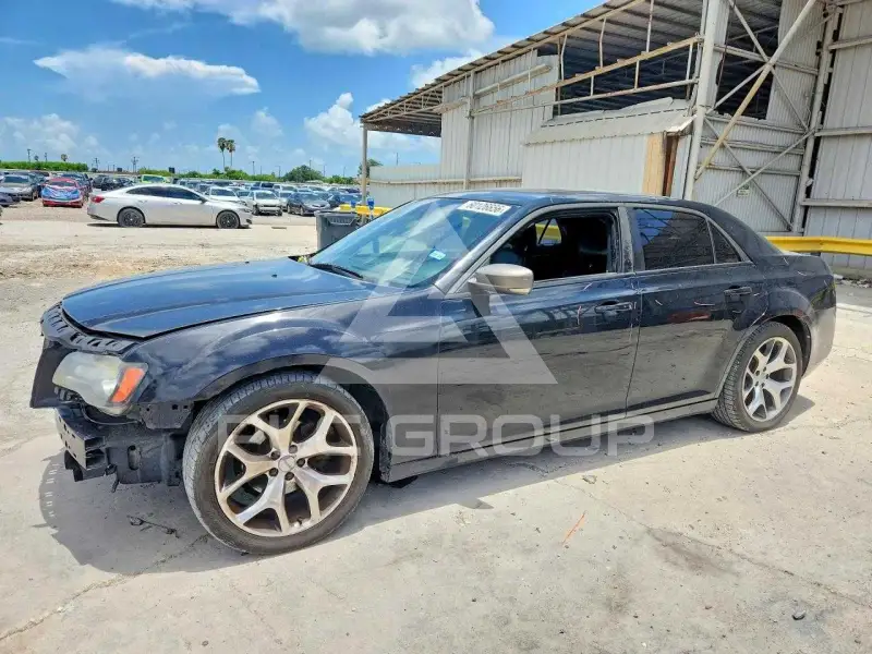 2013 Chrysler 300 photo