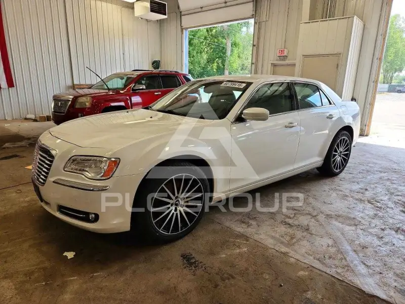 2013 Chrysler 300 фото