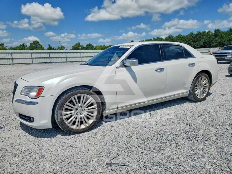 2013 Chrysler 300 фото