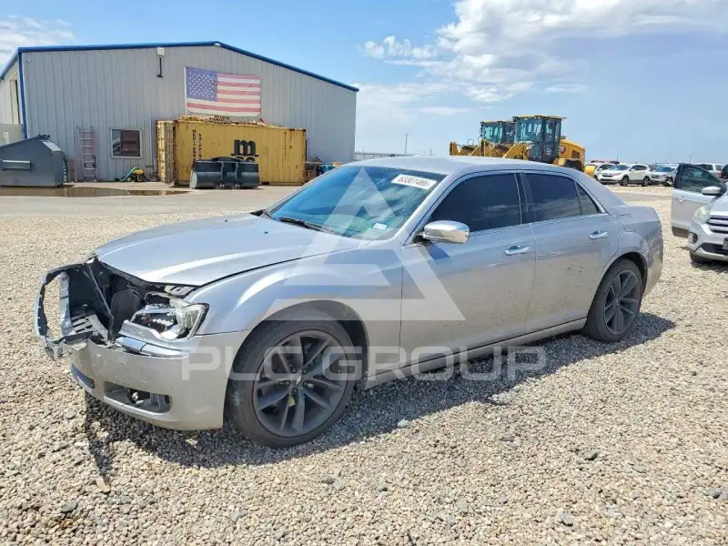 2013 Chrysler 300 фото