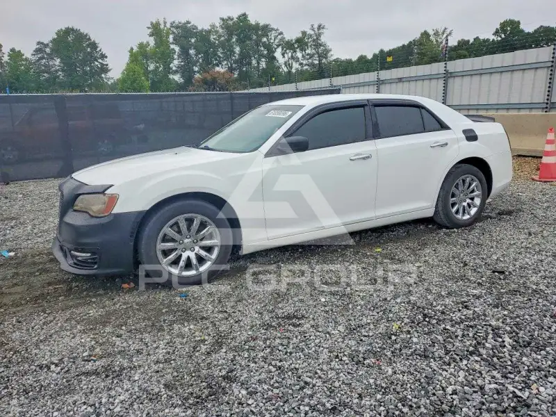 2013 Chrysler 300 фото