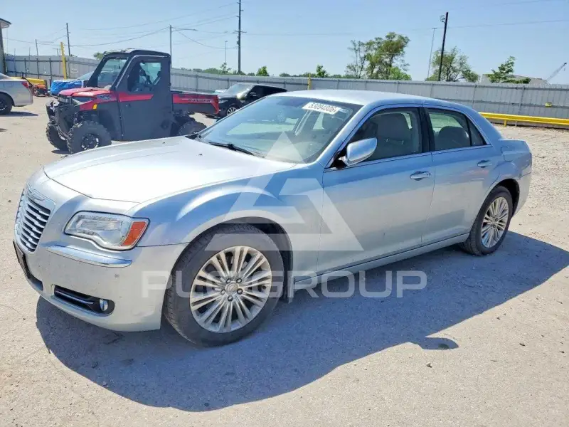2013 Chrysler 300 фото