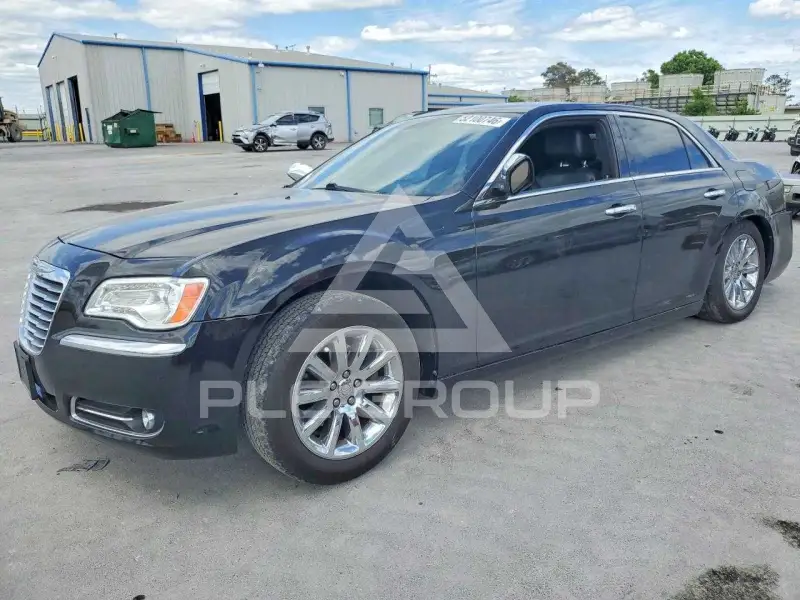 2013 Chrysler 300 photo