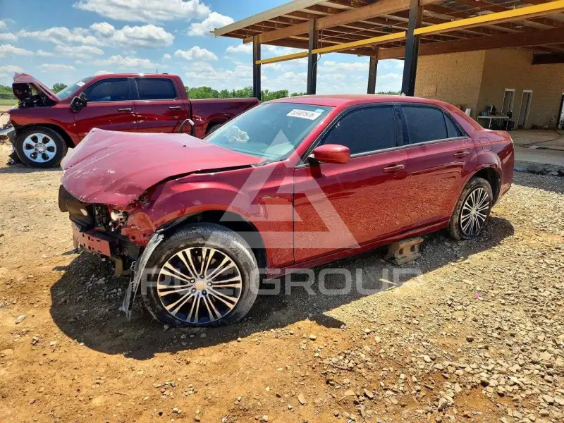 2013 Chrysler 300 фото