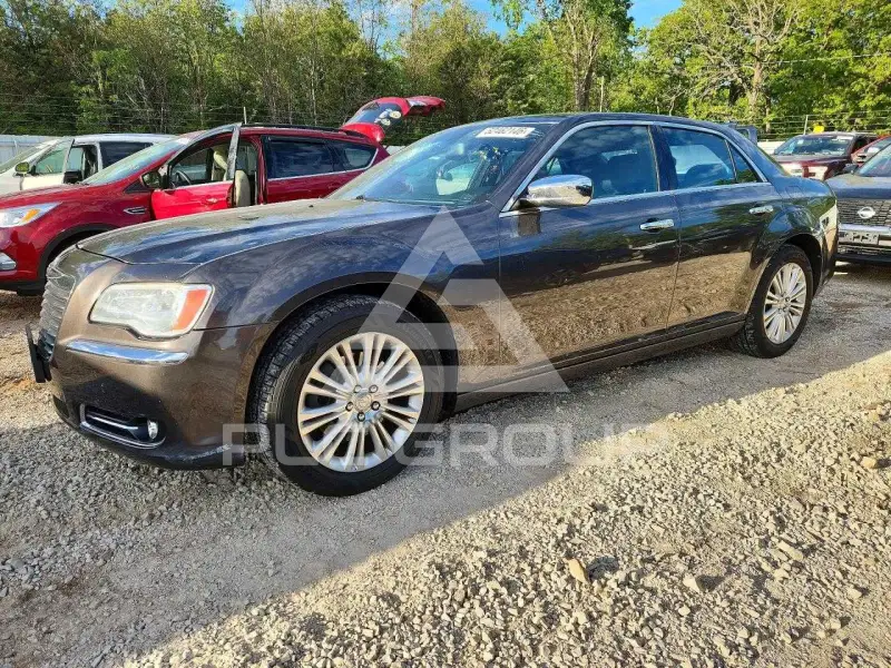 2013 Chrysler 300 photo