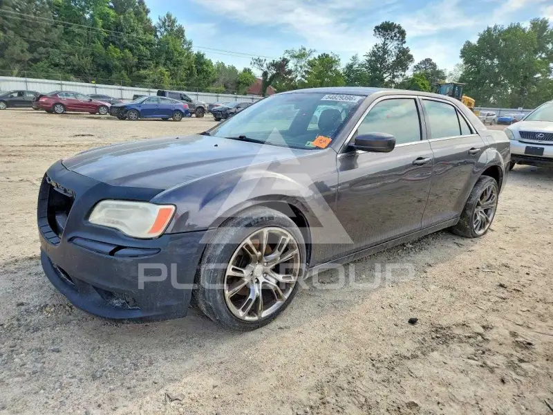 2013 Chrysler 300 photo