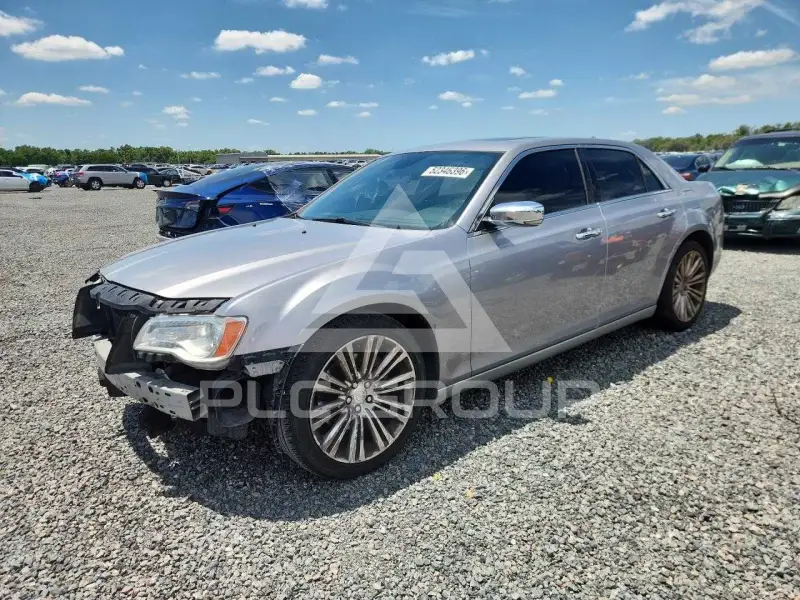 2013 Chrysler 300 фото
