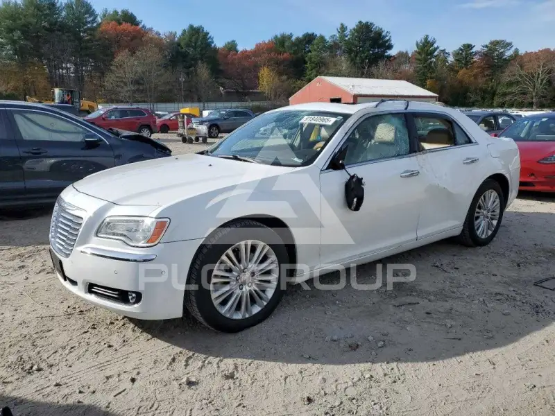 2013 Chrysler 300 фото