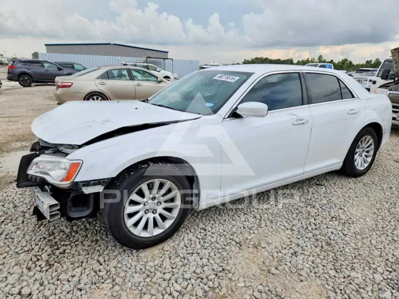 2013 Chrysler 300 photo