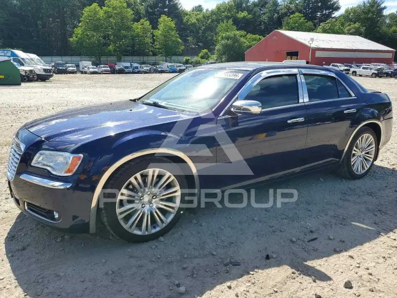 2013 Chrysler 300 photo