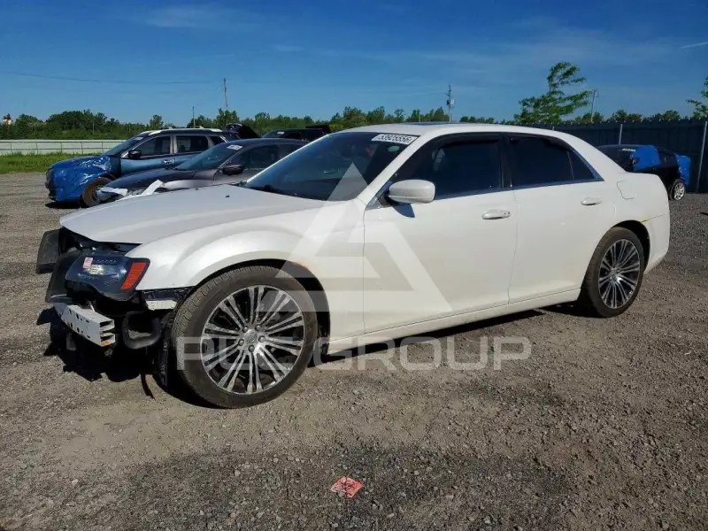 2013 Chrysler 300 фото